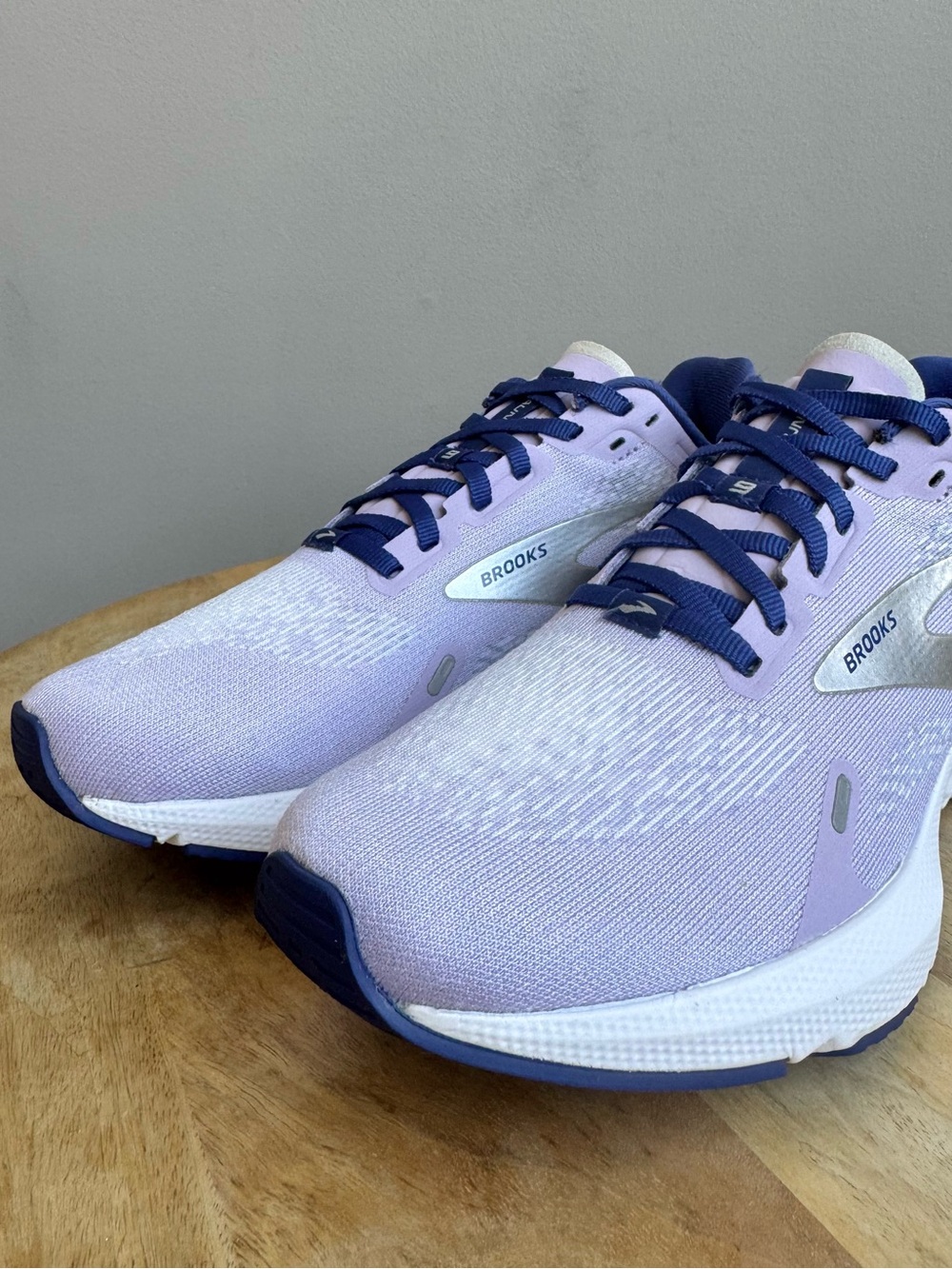 Brooks Launch 9 Women's Running Shoes Lilac Purple Navy Blue Silver Size 9 - Picture 3 of 11